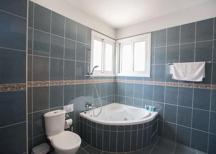 Mesogeios Me16 Beachfront In Center * Protaras