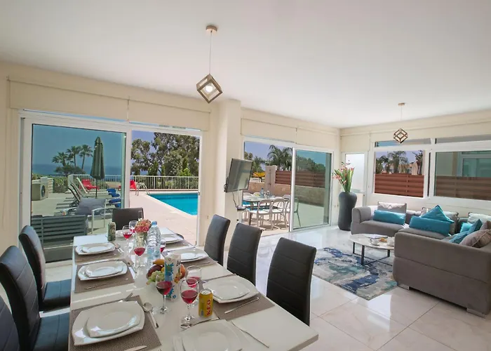 Vila Mesogeios Me16 Beachfront In Center Protaras