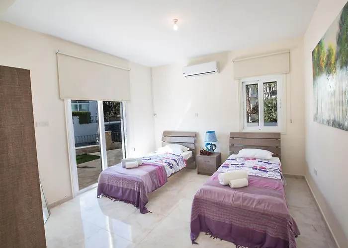 Mesogeios Me16 Beachfront In Center Vila *