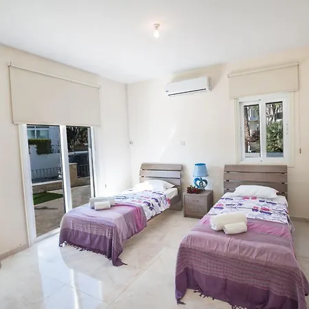 Mesogeios Me16 Beachfront In Center Villa *