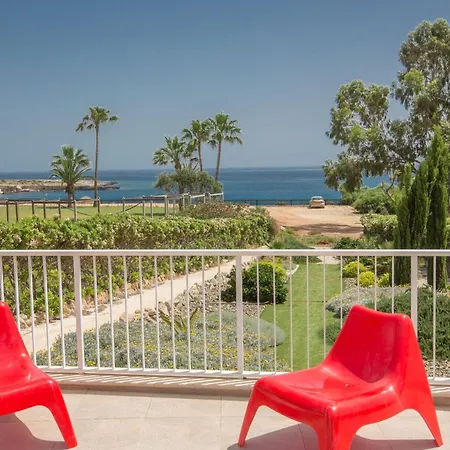 Willa Mesogeios Me16 Beachfront In Center Protaras