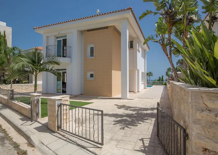 Mesogeios Me16 Beachfront In Center Willa